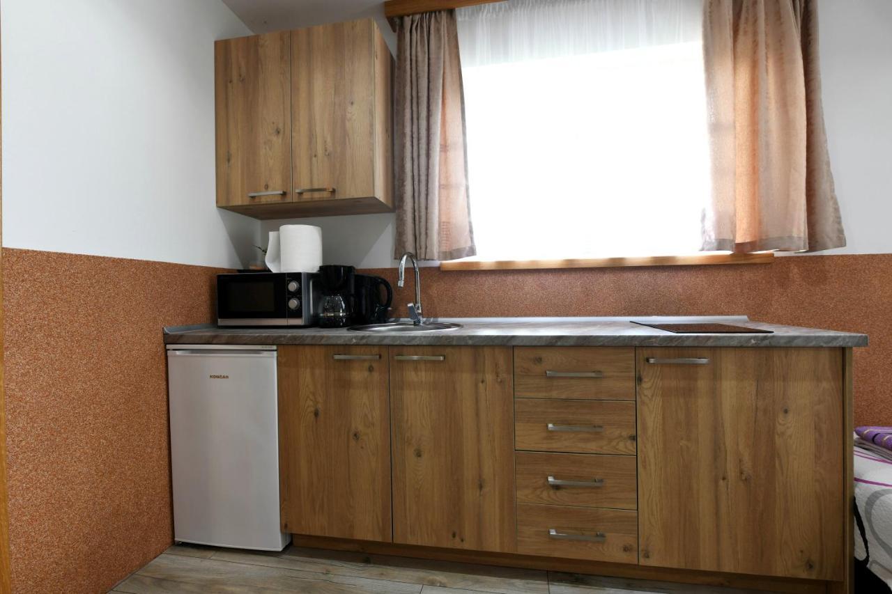 Apartman Jakov Rakovica Exterior foto